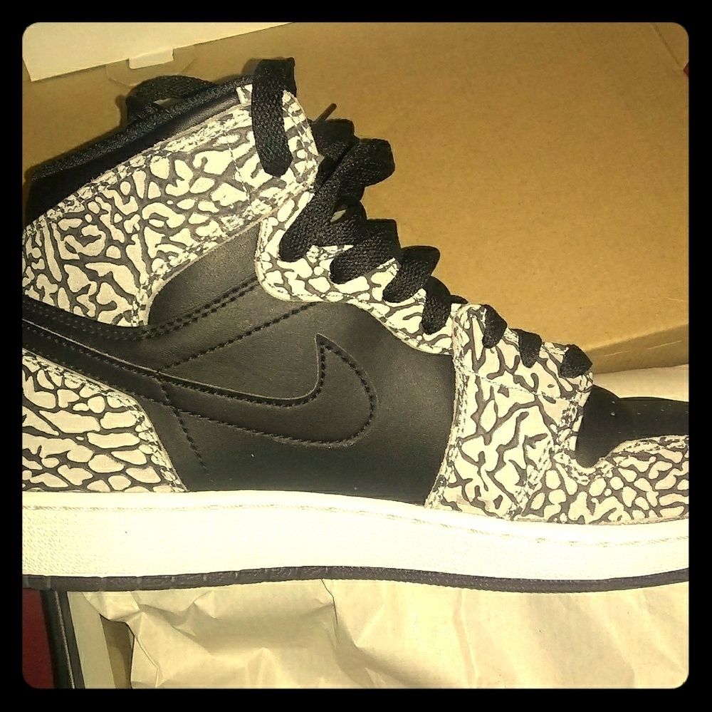 Youth 6 .5 Jordans